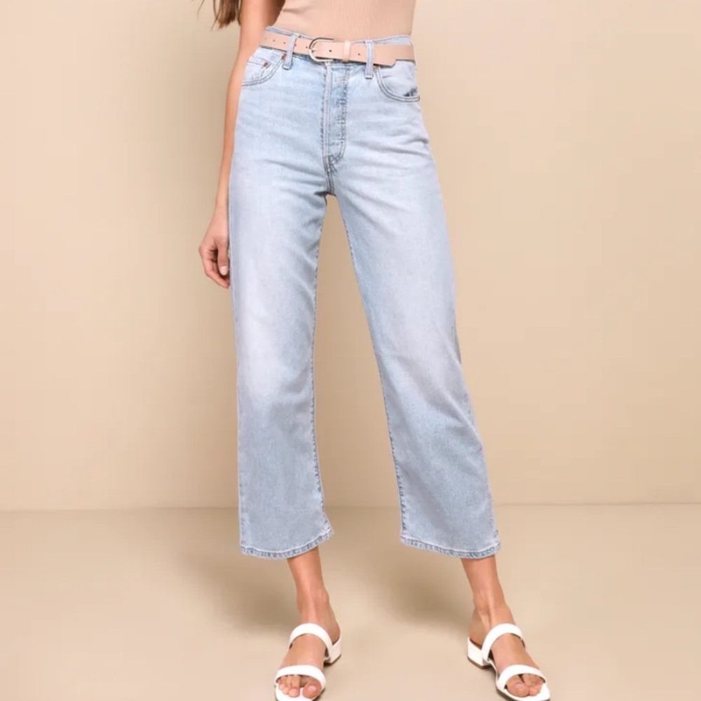 NWOT Levi’s Ribcage Straight